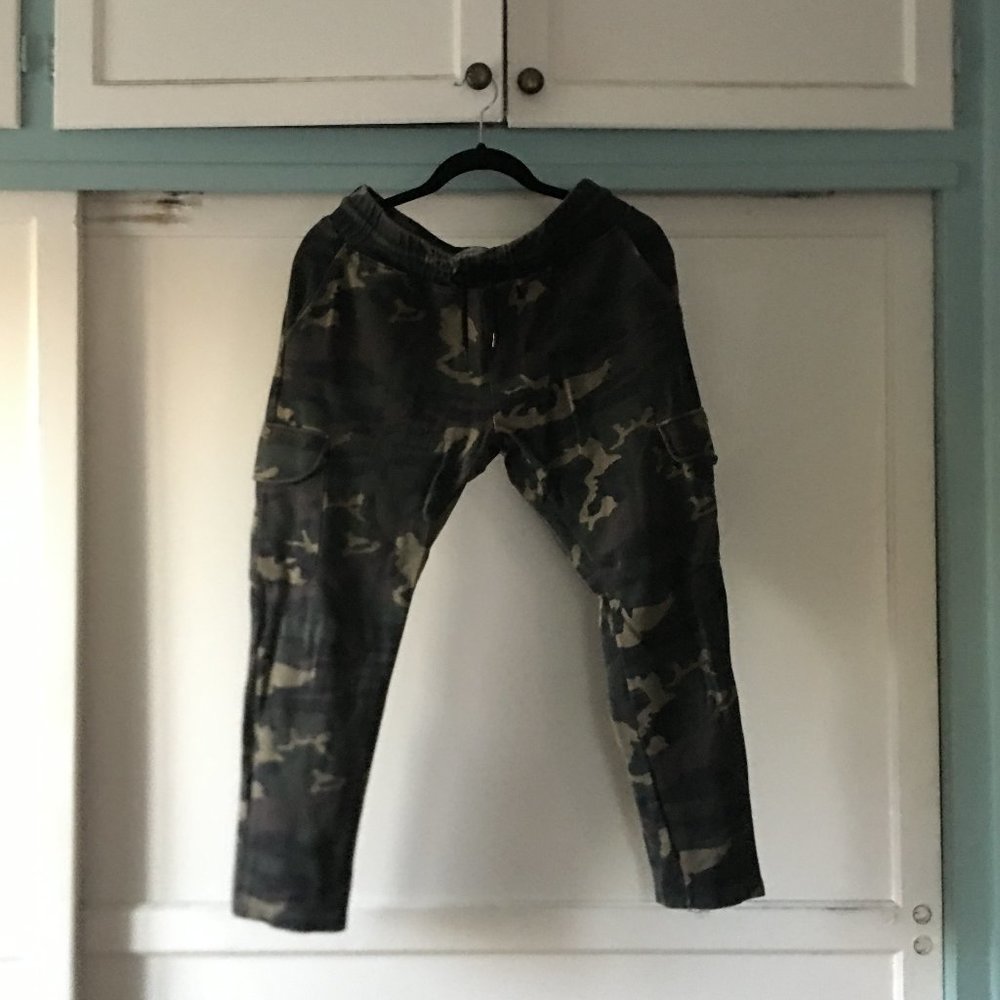Cameo Sweats